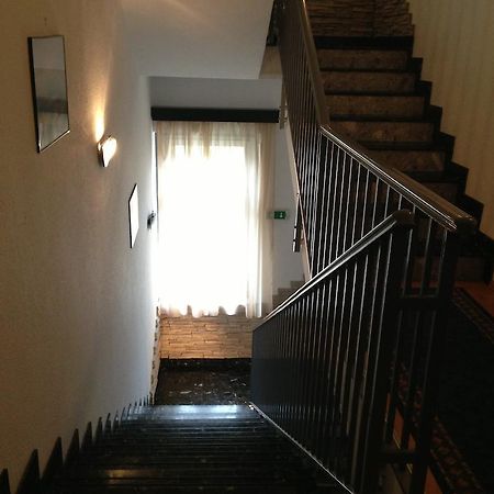 Villa Hotel Kristal ブダペスト エクステリア 写真